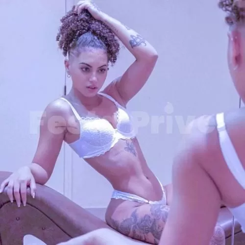 Agatha_perfil_729